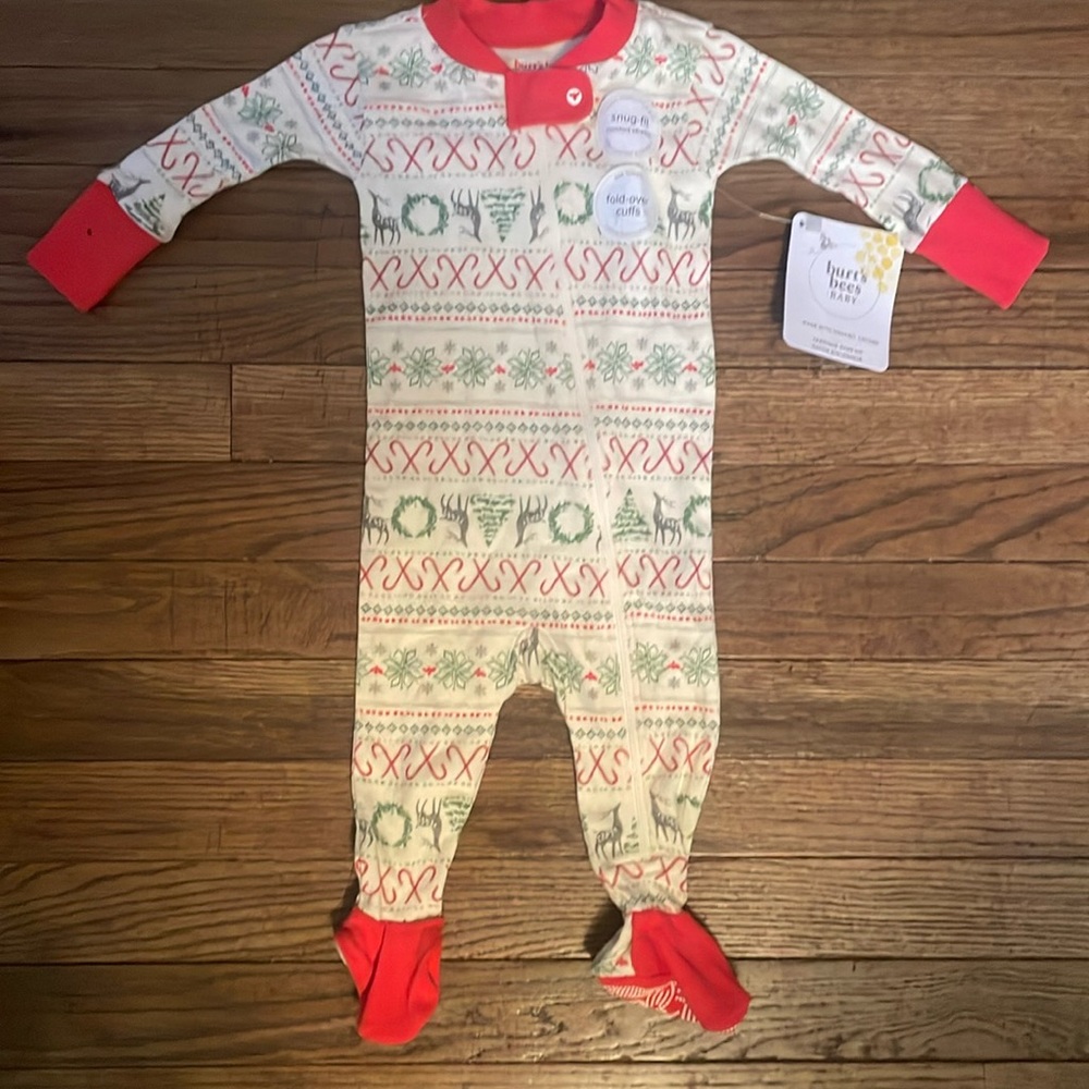 NWT Burt’s Bees Baby Christmas holiday sleeper with zipper